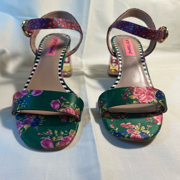 Betsey Johnson Floral Heels with Clear Block Heel - Picture 5 of 6